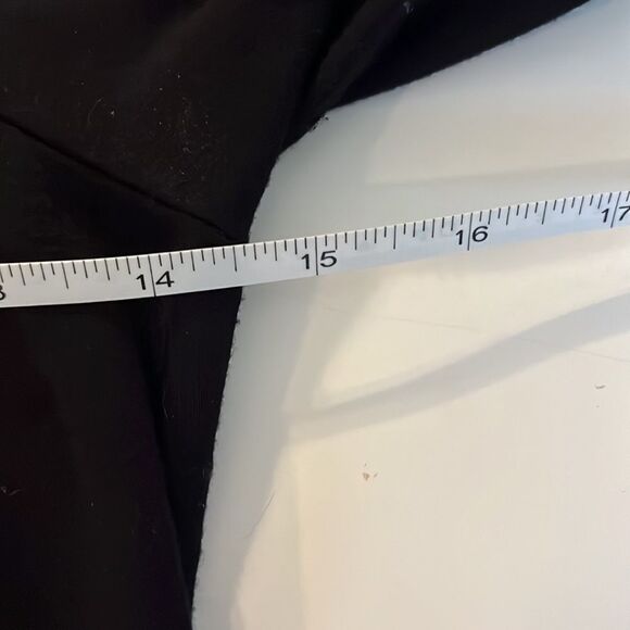 Boo-hoo black crop top with mid length sleeves and gather neckline size 10. - Picture 8 of 9